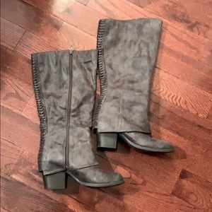 Fergalicious gray/taupe Lundry boots